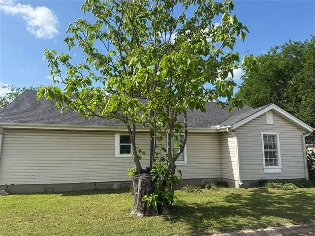 Photo of 301 Cedar Street