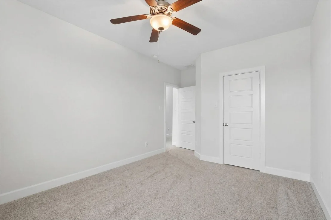 Photo of 580 Courtyard Lane