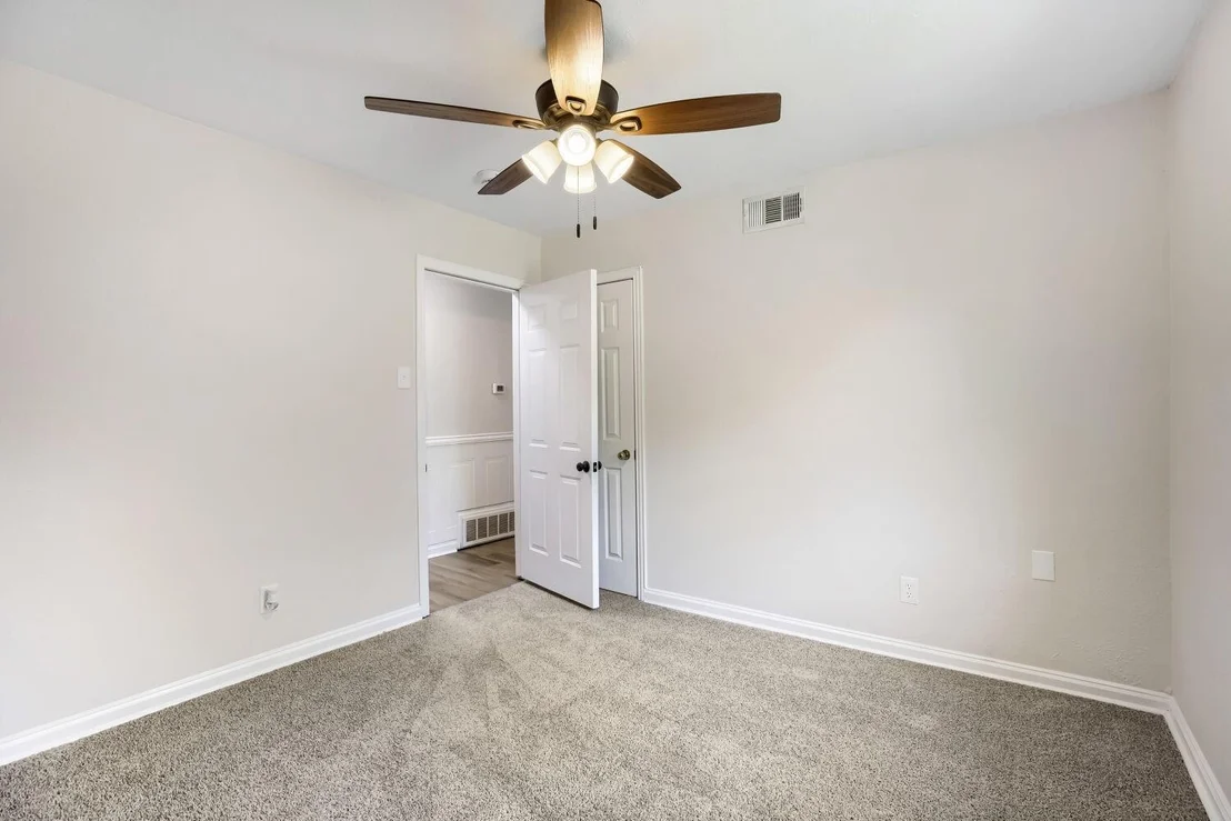 Photo of 1207 Ridgeway Drive