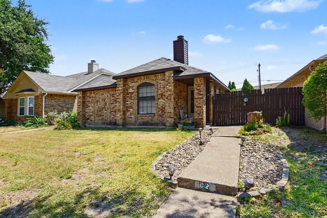 Photo of 1024 Old Barn Lane