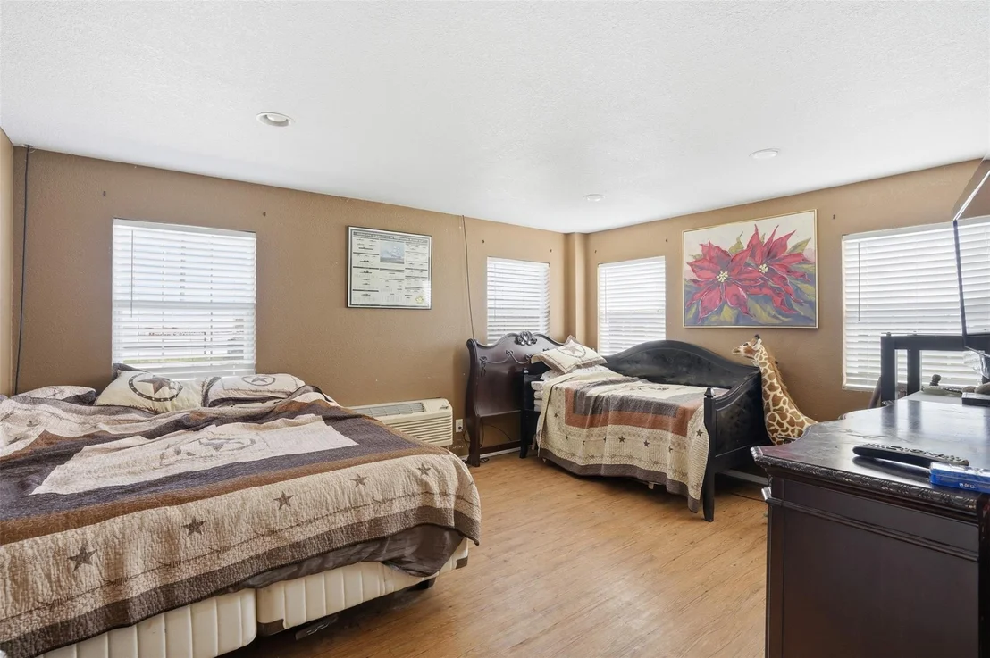Photo of 7229 County Road 1205