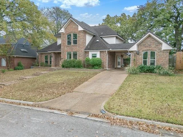 Photo of 2004 Misty Creek Drive