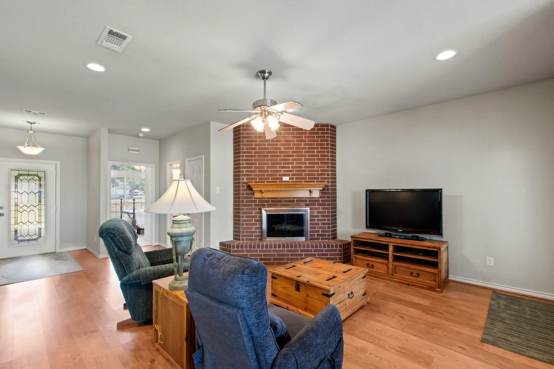 Photo of 1237 Beachview