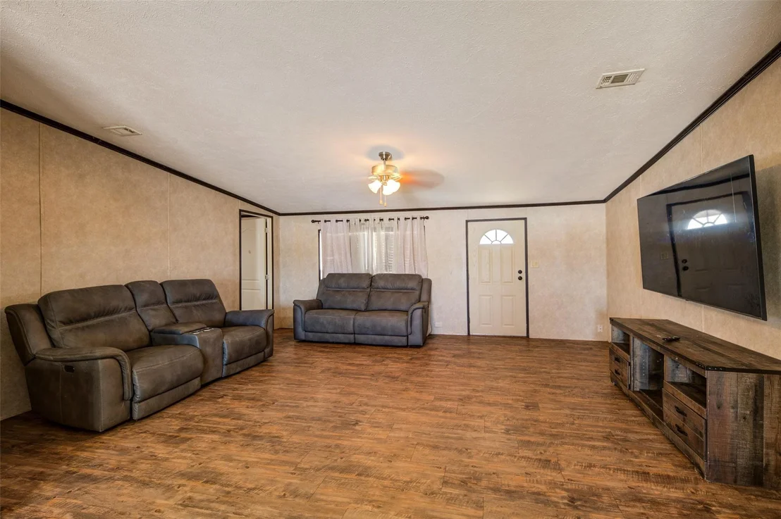 Photo of 1420 County Road 4522