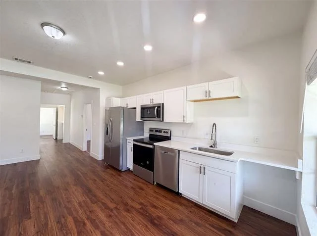 Photo of 420 Bluebonnet Drive