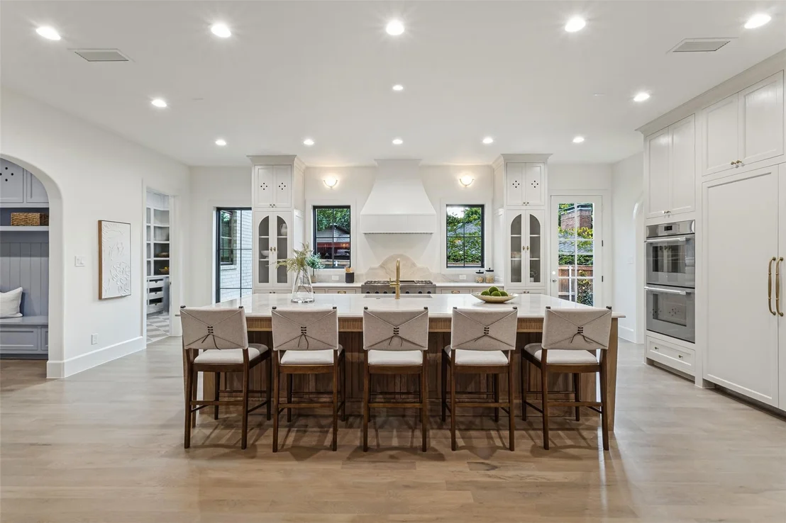 Photo of 6910 Wabash Circle