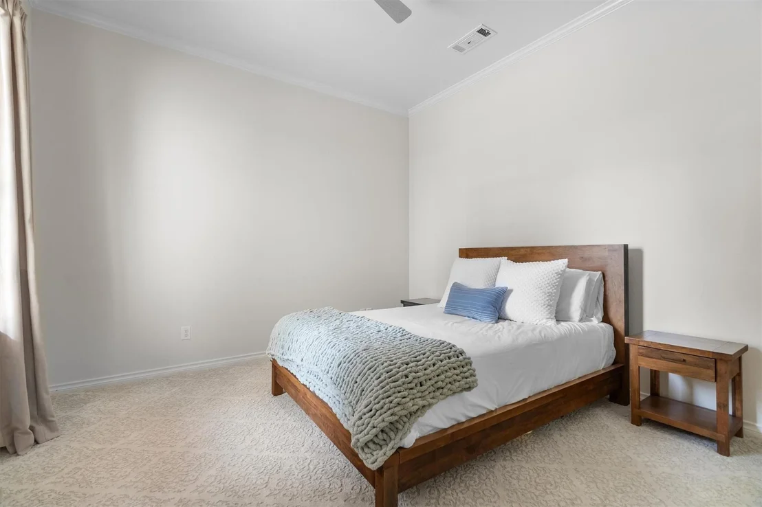 Photo of 3225 Clubview Drive