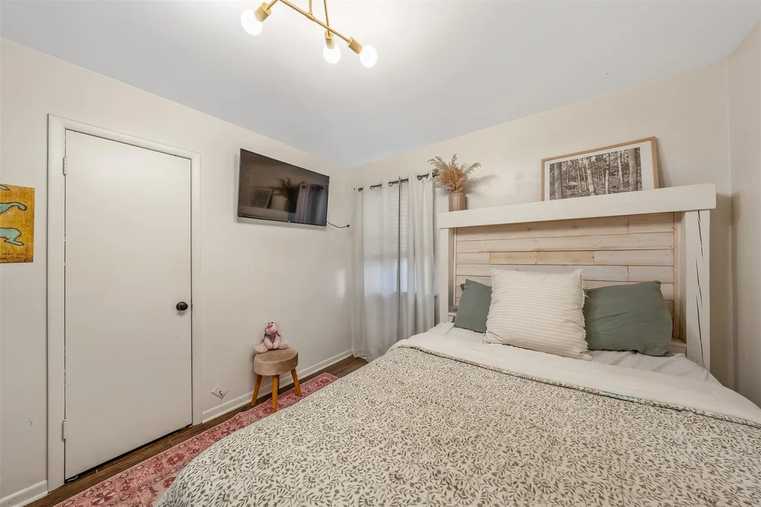 Photo of 3020 Meadowlark