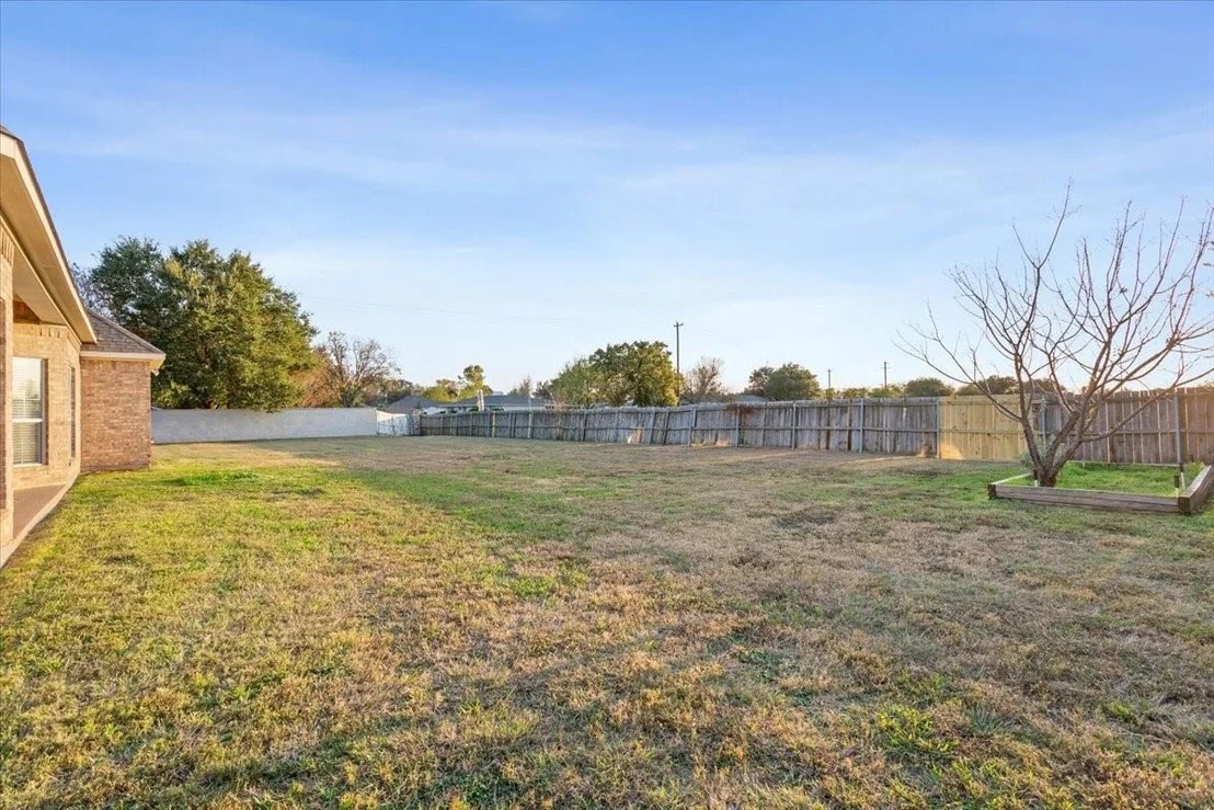 Photo of 900 Queen Elizabeth Drive