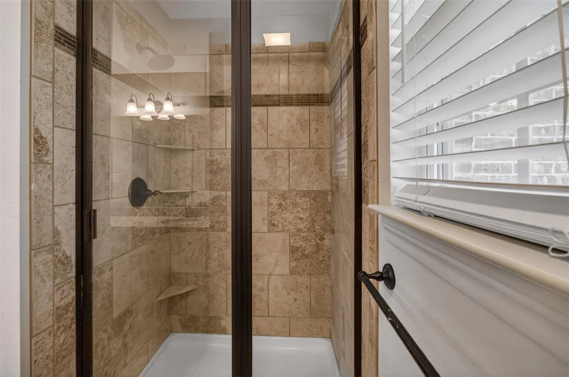 Photo of 505 E 5th Street