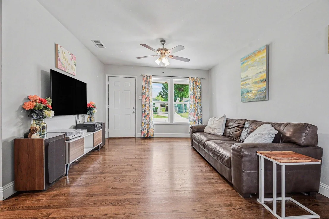 Photo of 1653 Murray Drive