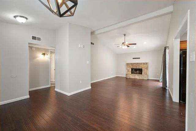 Photo of 1406 Colonnade Drive