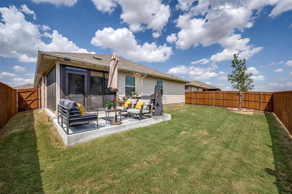Photo of 5529 Legends Way