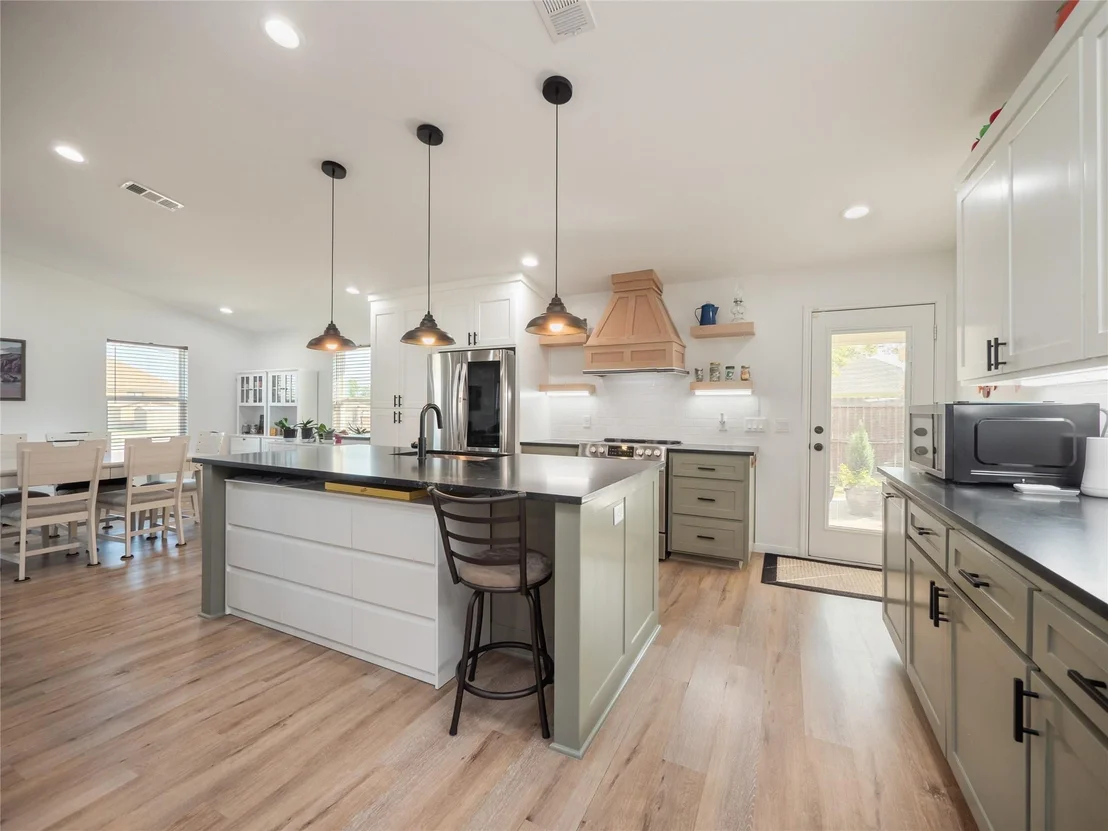 Photo of 614 W 3rd Street