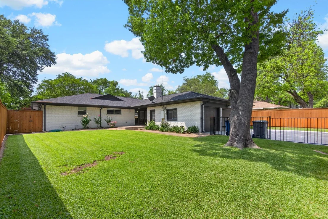 Photo of 6233 Crestmont Drive