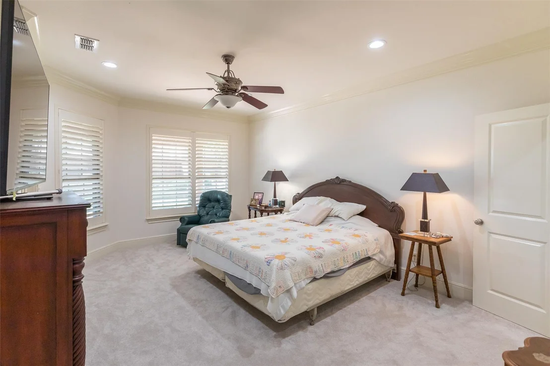 Photo of 2301 Lynbrook Drive
