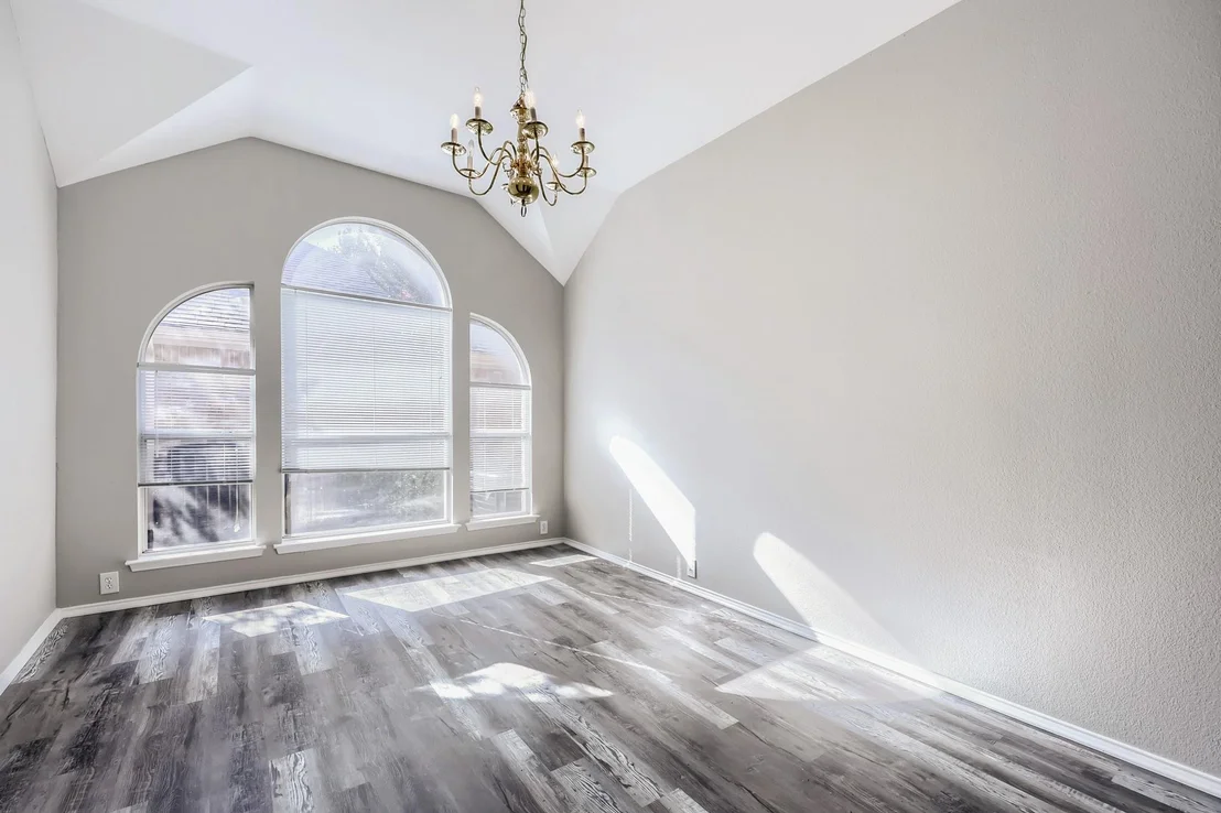 Photo of 605 Oakbrook Drive