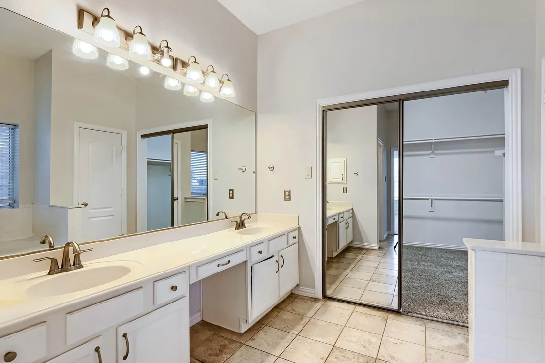 Photo of 2066 Fair Oaks Circle