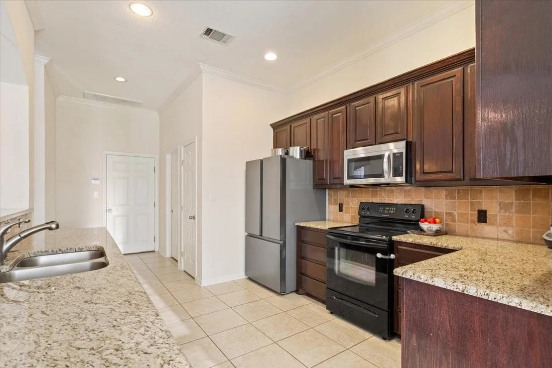 Photo of 900 Queen Elizabeth Drive