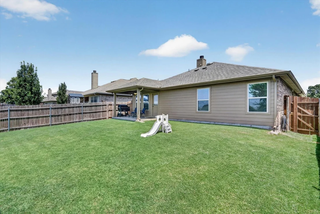 Photo of 441 E Wishbone Lane