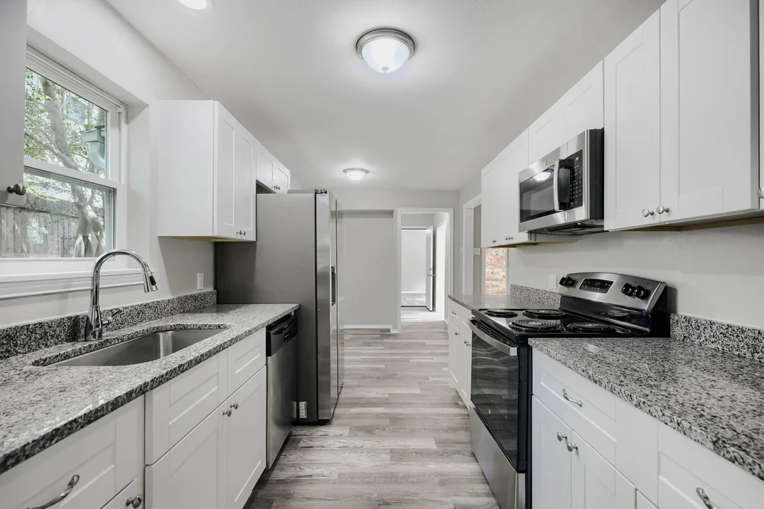 Photo of 1414 Dumont Drive