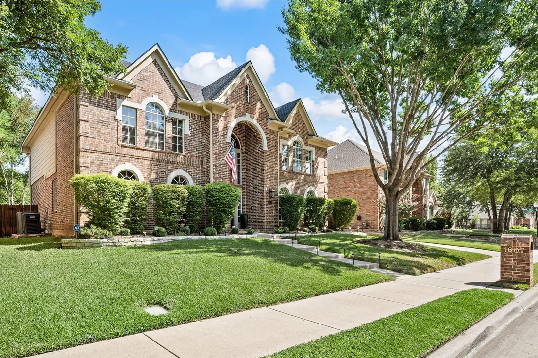 Photo of 1607 Forest Bend Lane