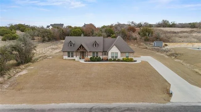 Photo of 916 Silverleaf Drive