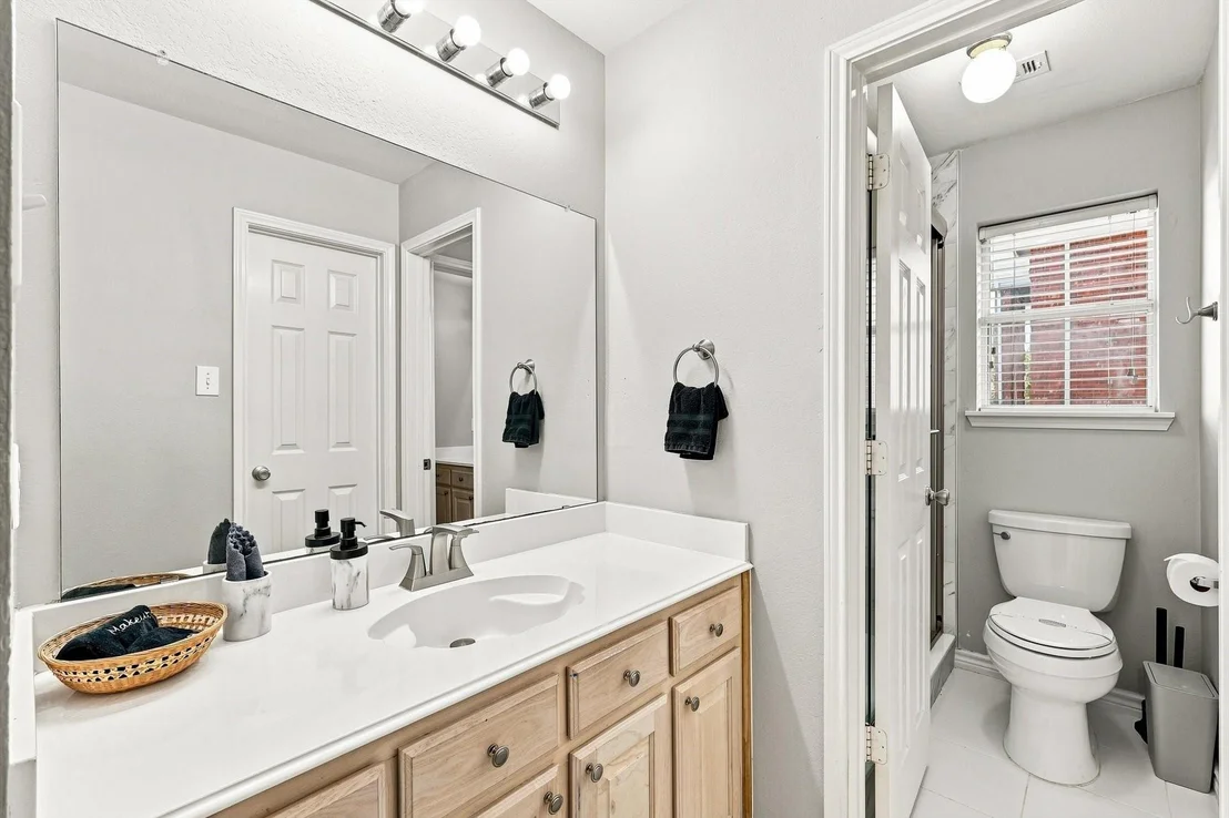 Photo of 335 Linhurst Drive