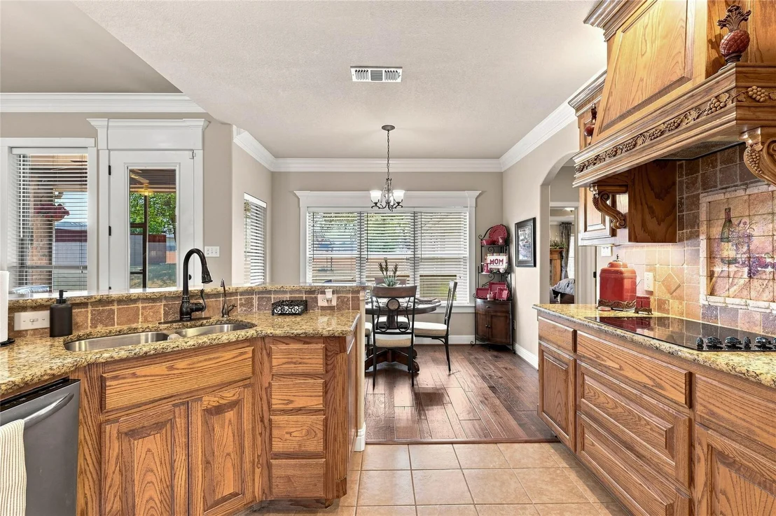 Photo of 6909 Westover Drive