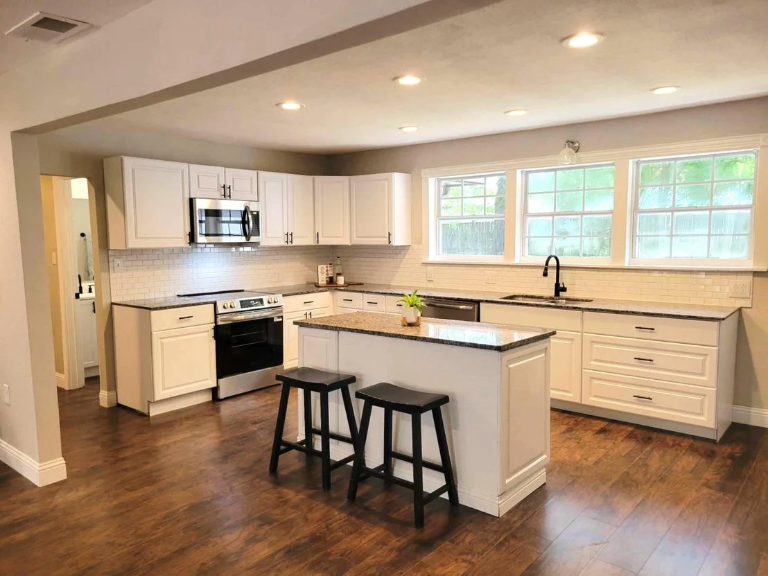 Photo of 103 W Cayuga Drive