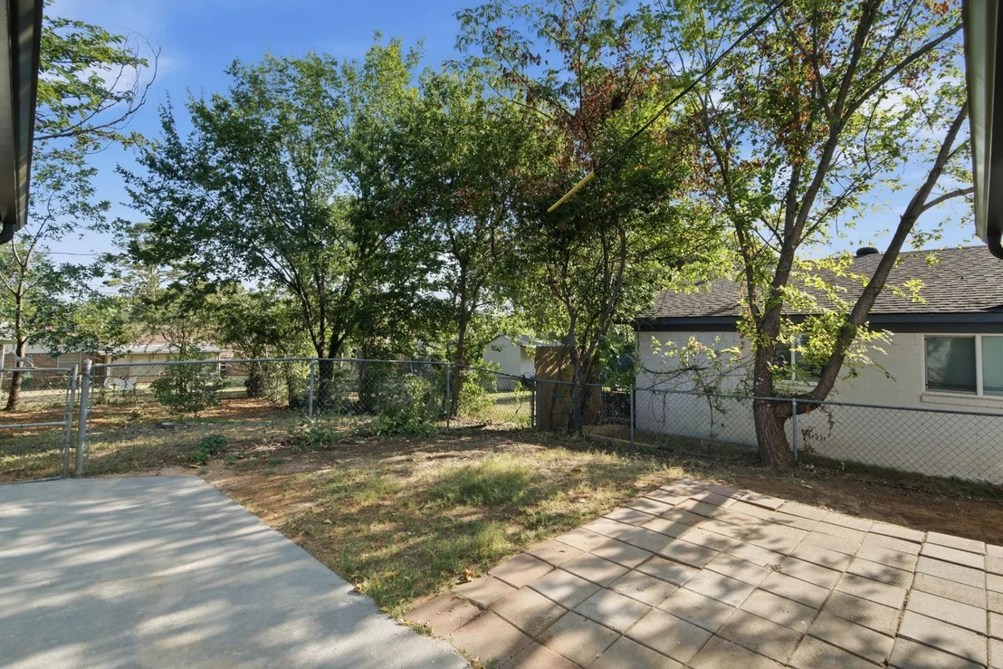 Photo of 6632 Ellis Road