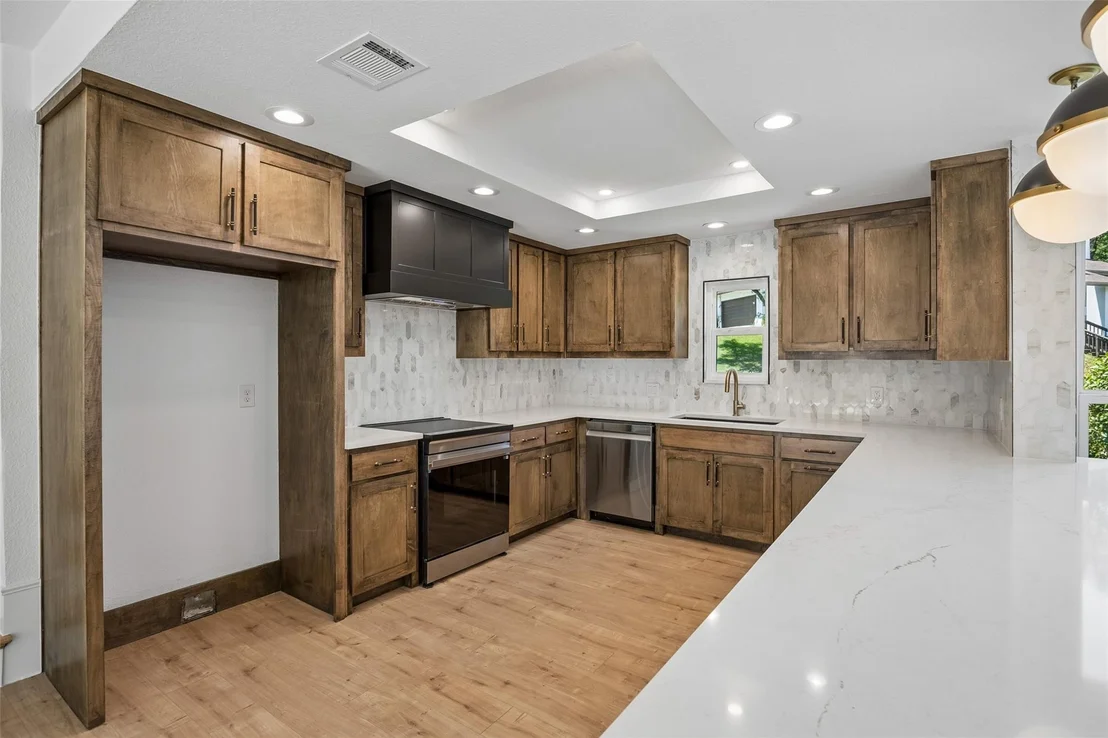 Photo of 2401 Chimney Hill Drive