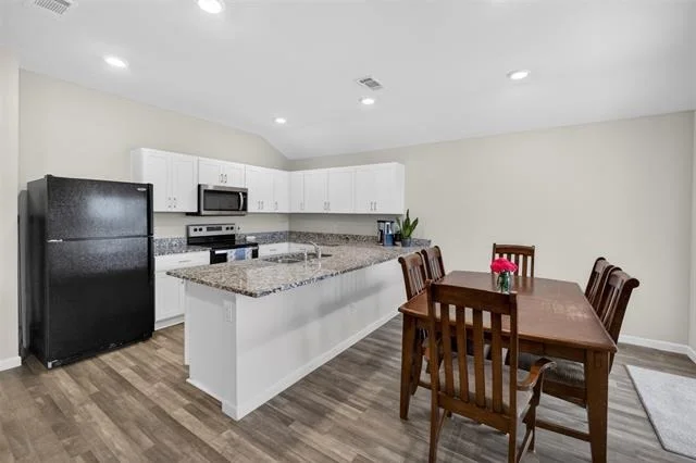 Photo of 901 E 3rd Street