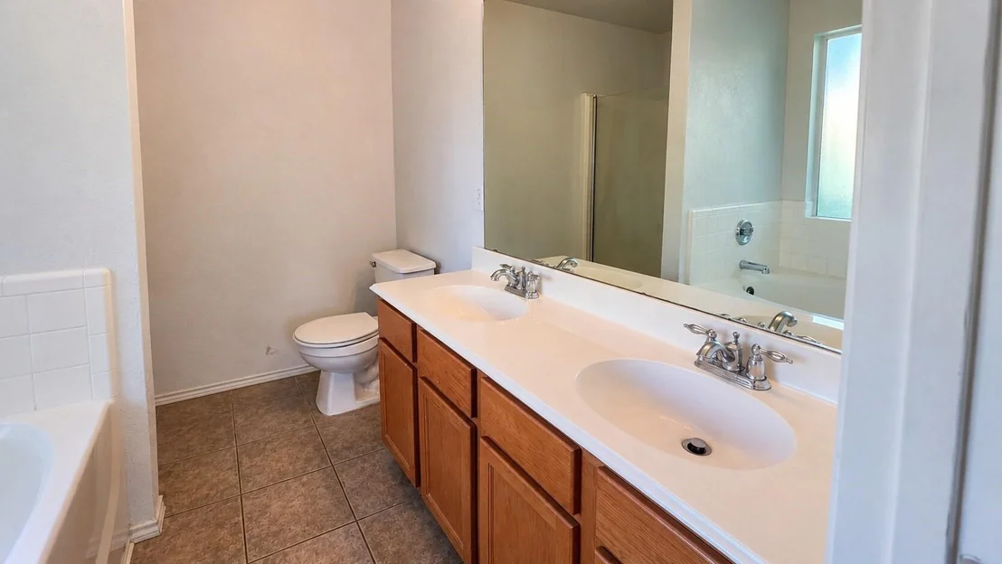 Photo of 613 Redwing Drive