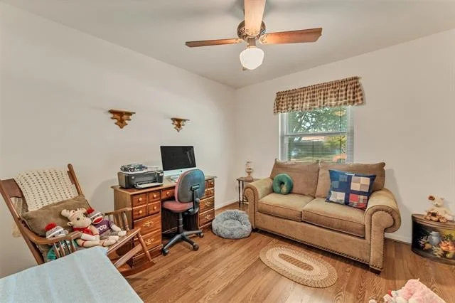 Photo of 1325 Royal Oaks Drive