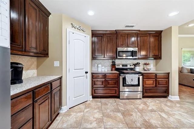 Photo of 220 Ebony Place