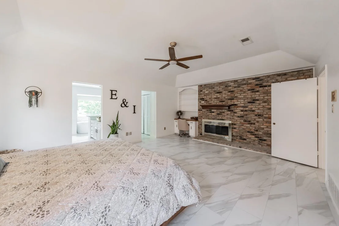 Photo of 2211 Midhurst Drive