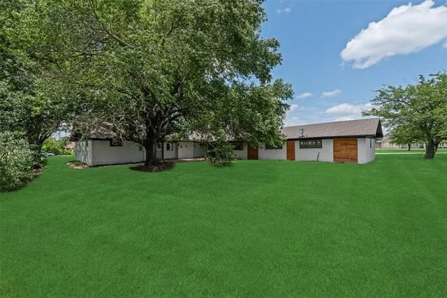 Photo of 906 Mesquite Lane