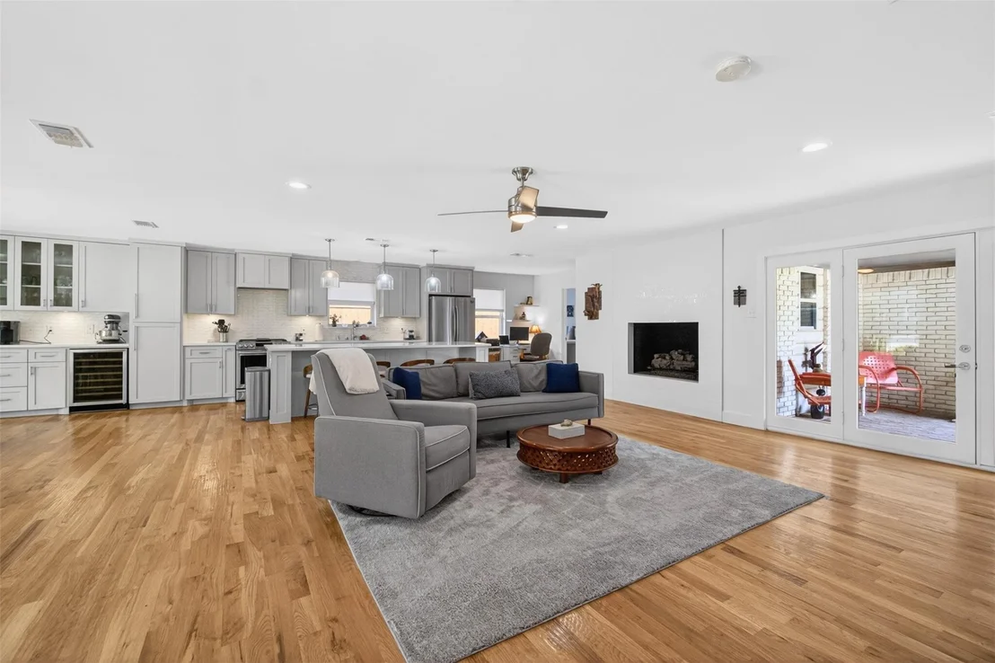 Photo of 6233 Crestmont Drive