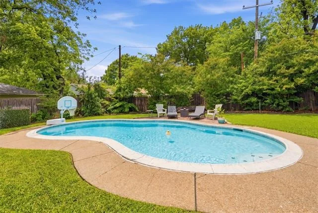 Photo of 4644 Selkirk Drive