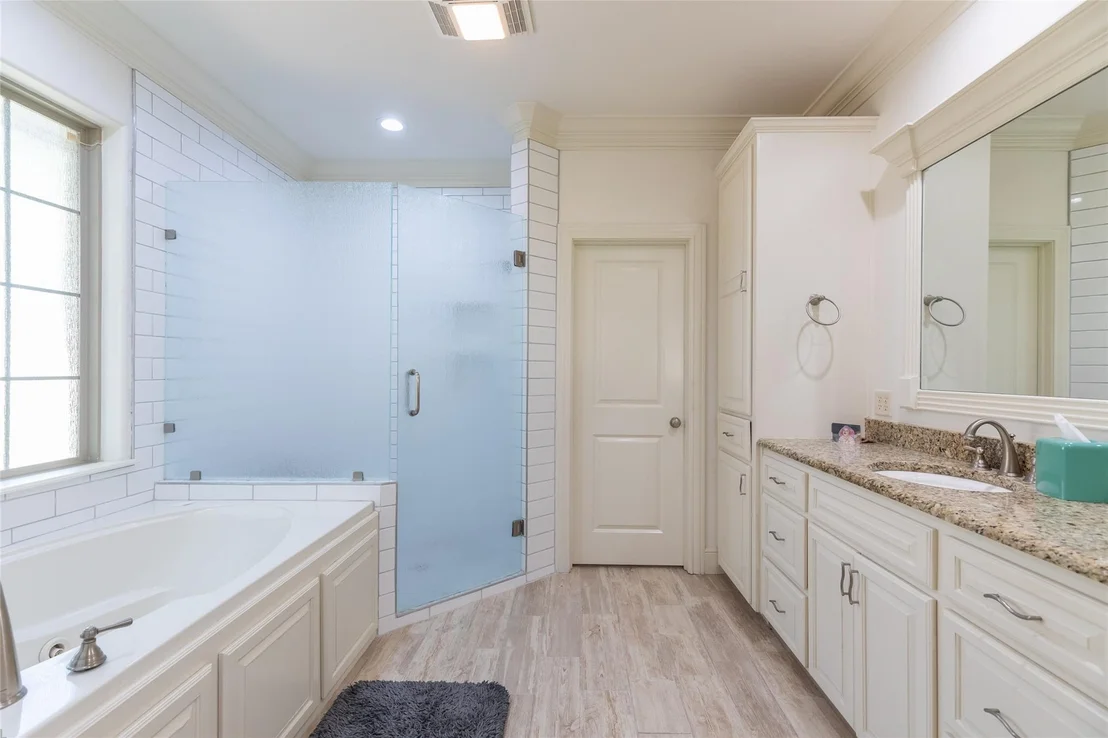 Photo of 2301 Lynbrook Drive