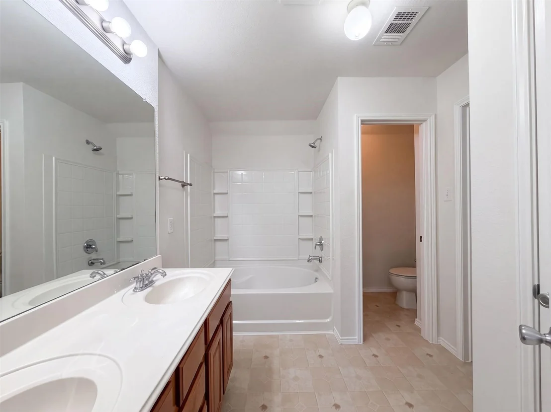 Photo of 605 Crystal Falls Drive