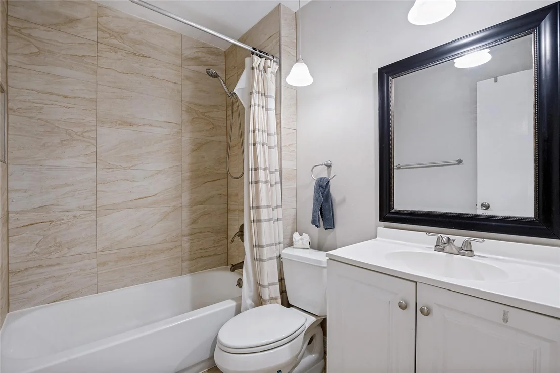 Photo of 1404 Timberlake Circle