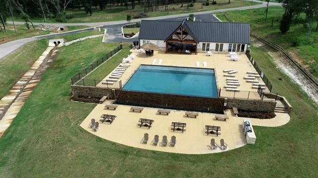 Photo of 551 Shoreline Drive