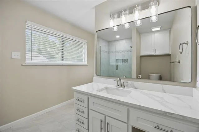 Photo of 417 Oxford Drive