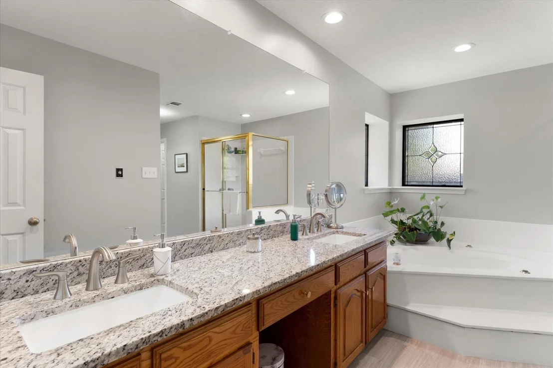 Photo of 10612 Live Oak Drive