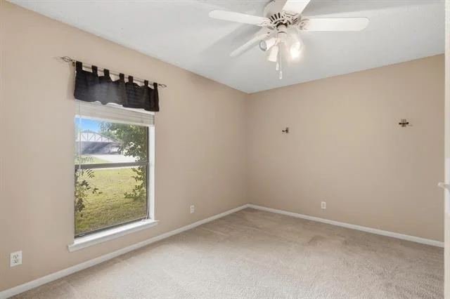 Photo of 116 Greentree Cir