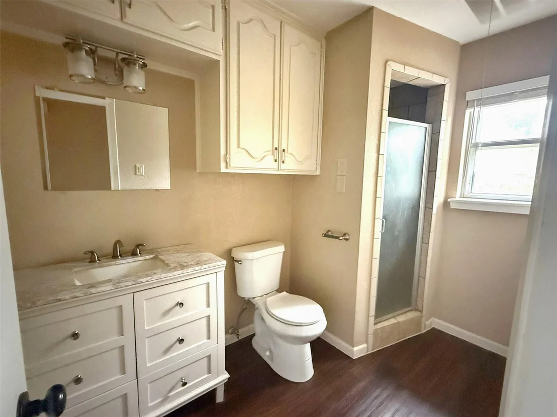 Photo of 3010 Grand Avenue