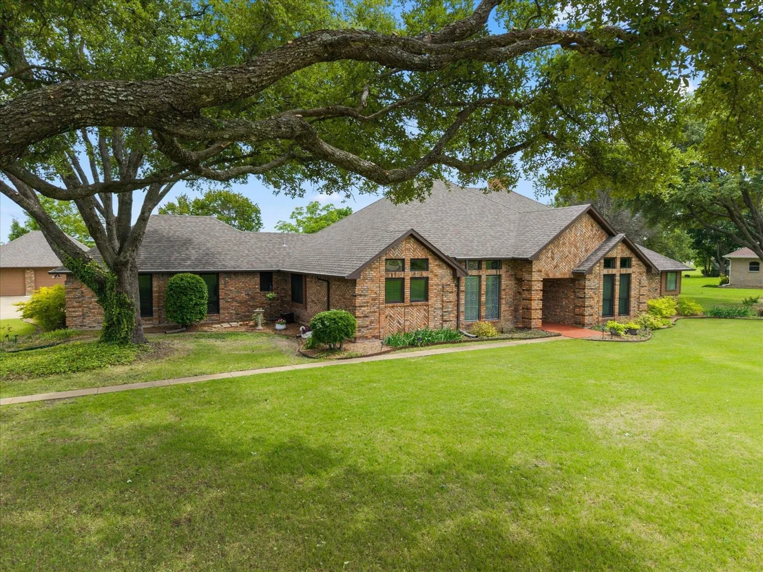 Photo of 10612 Live Oak Drive
