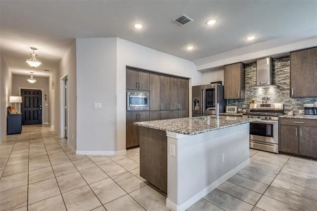 Photo of 1404 Rosebush Road